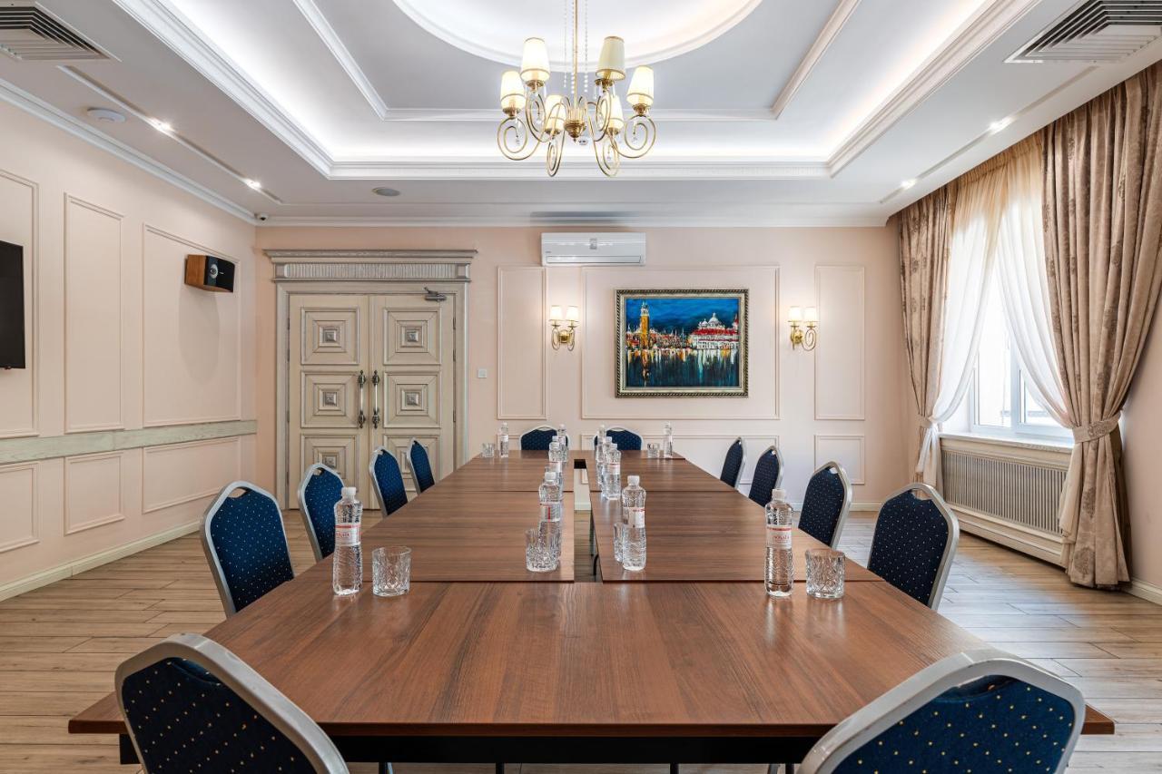 Sonata Hotel & Restaurant "Готель Соната" Lviv Exterior photo