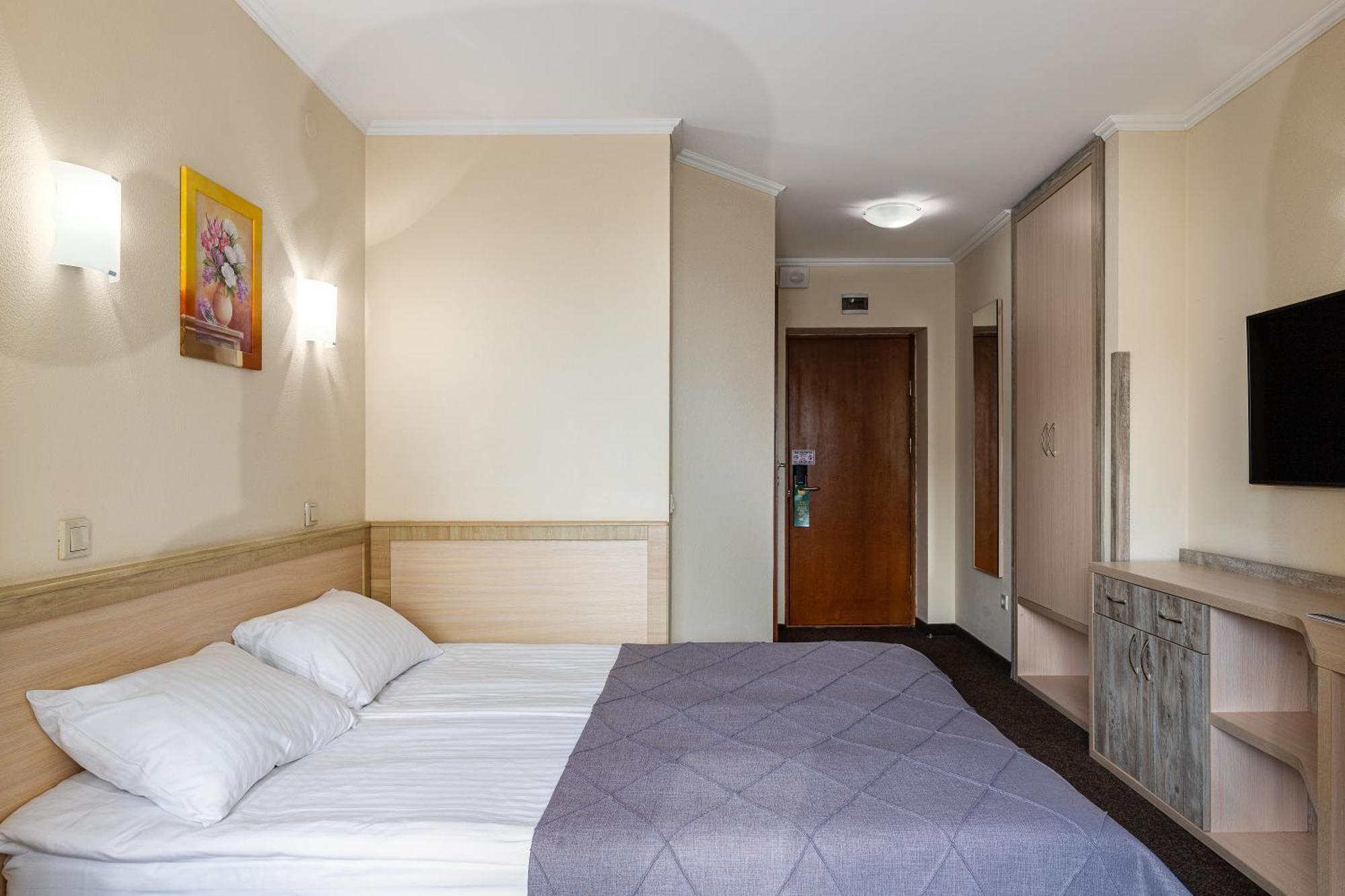 Sonata Hotel & Restaurant "Готель Соната" Lviv Room photo