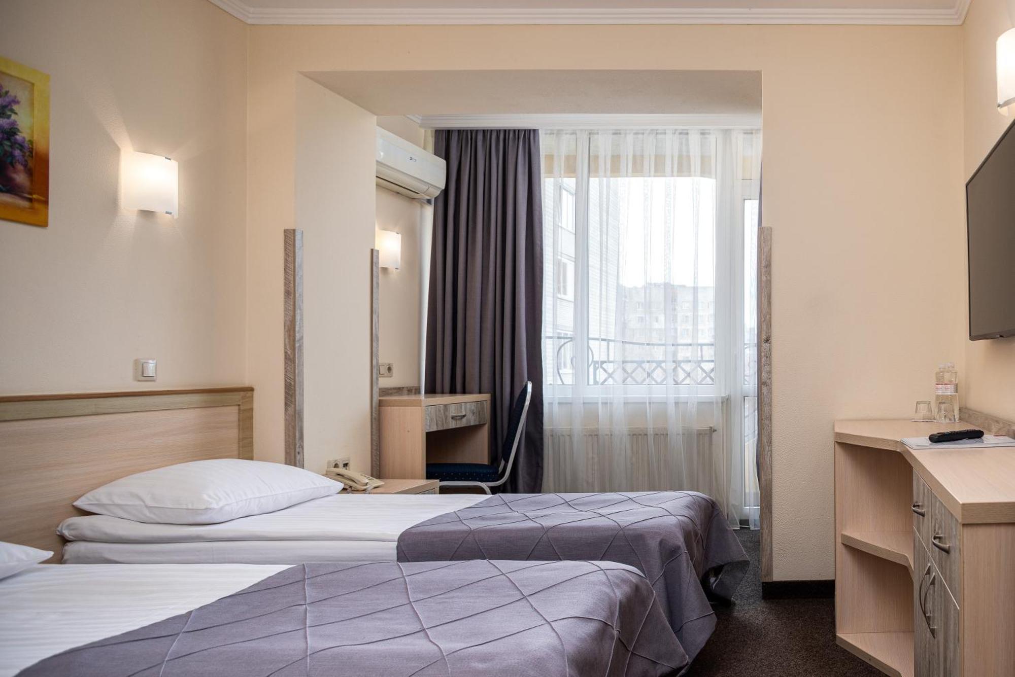 Sonata Hotel & Restaurant "Готель Соната" Lviv Room photo