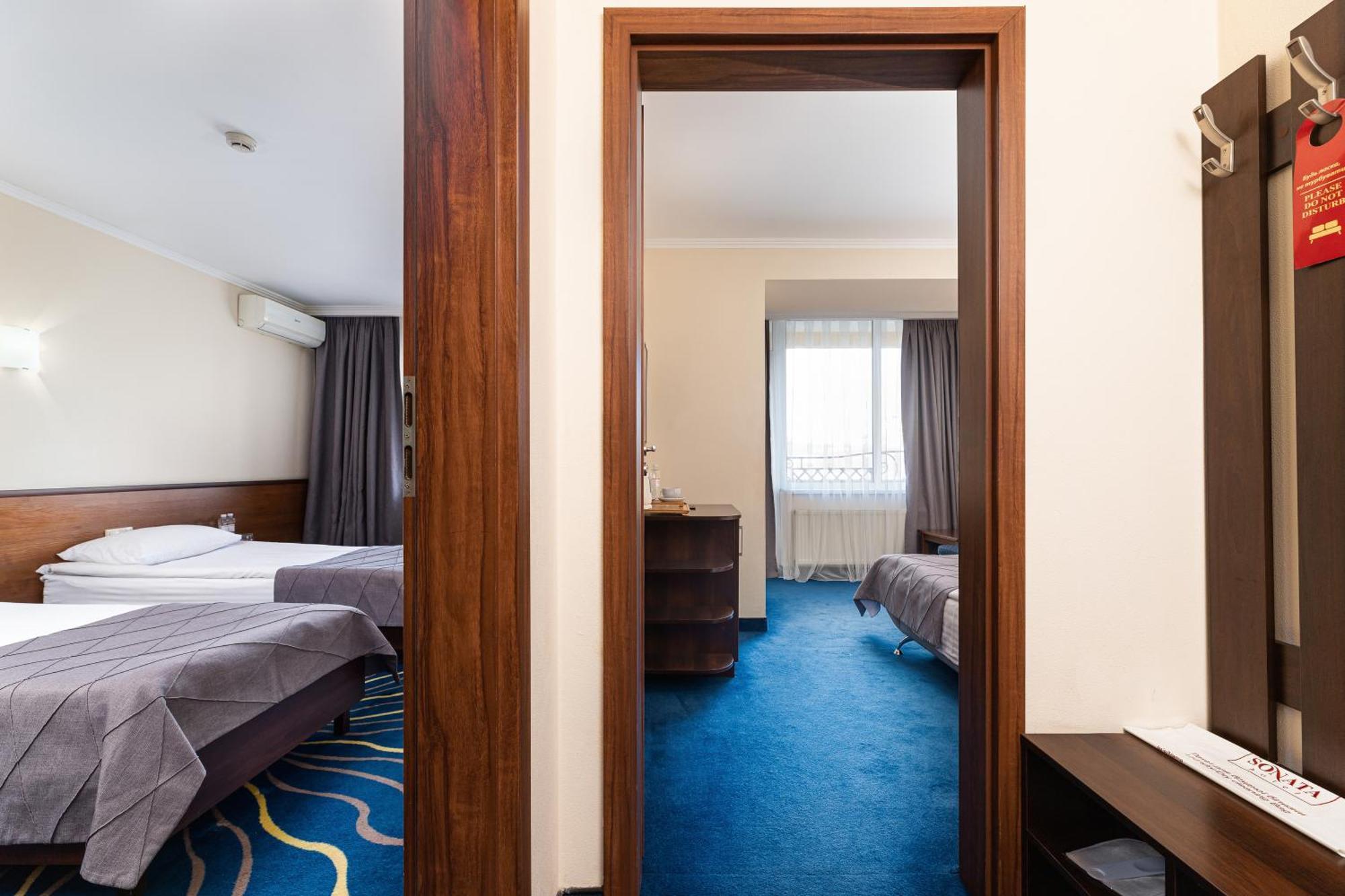 Sonata Hotel & Restaurant "Готель Соната" Lviv Room photo