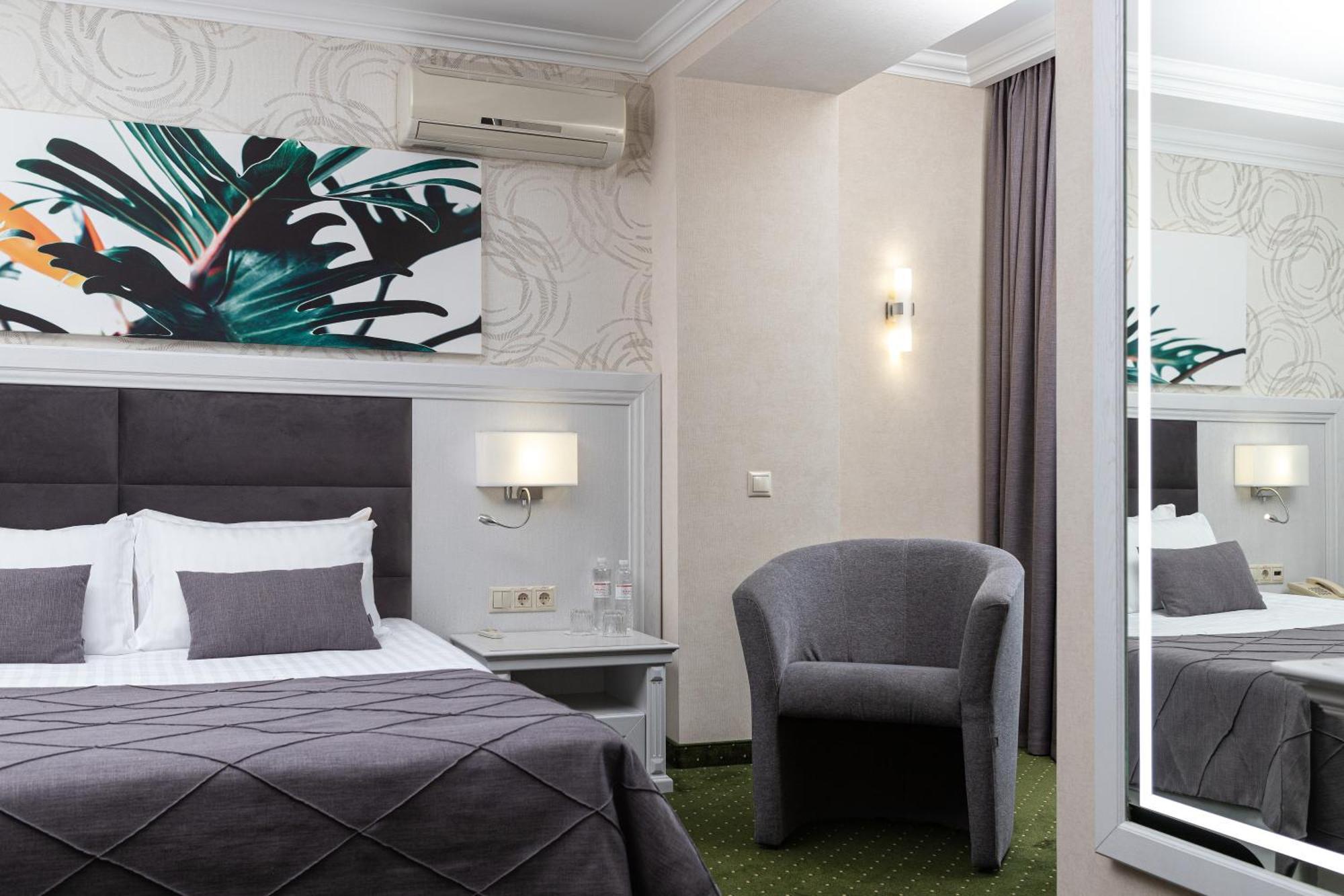 Sonata Hotel & Restaurant "Готель Соната" Lviv Room photo