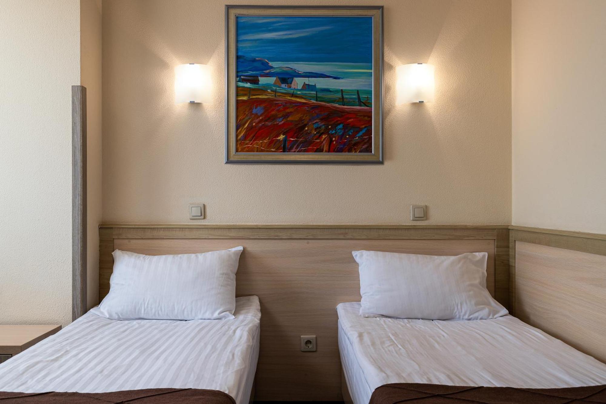 Sonata Hotel & Restaurant "Готель Соната" Lviv Room photo
