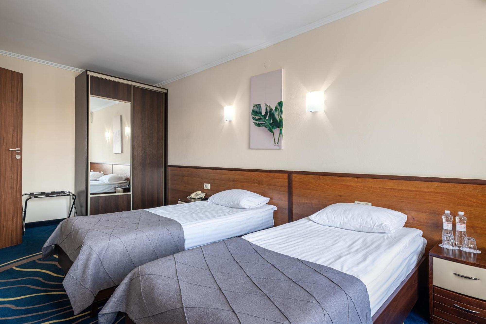 Sonata Hotel & Restaurant "Готель Соната" Lviv Room photo