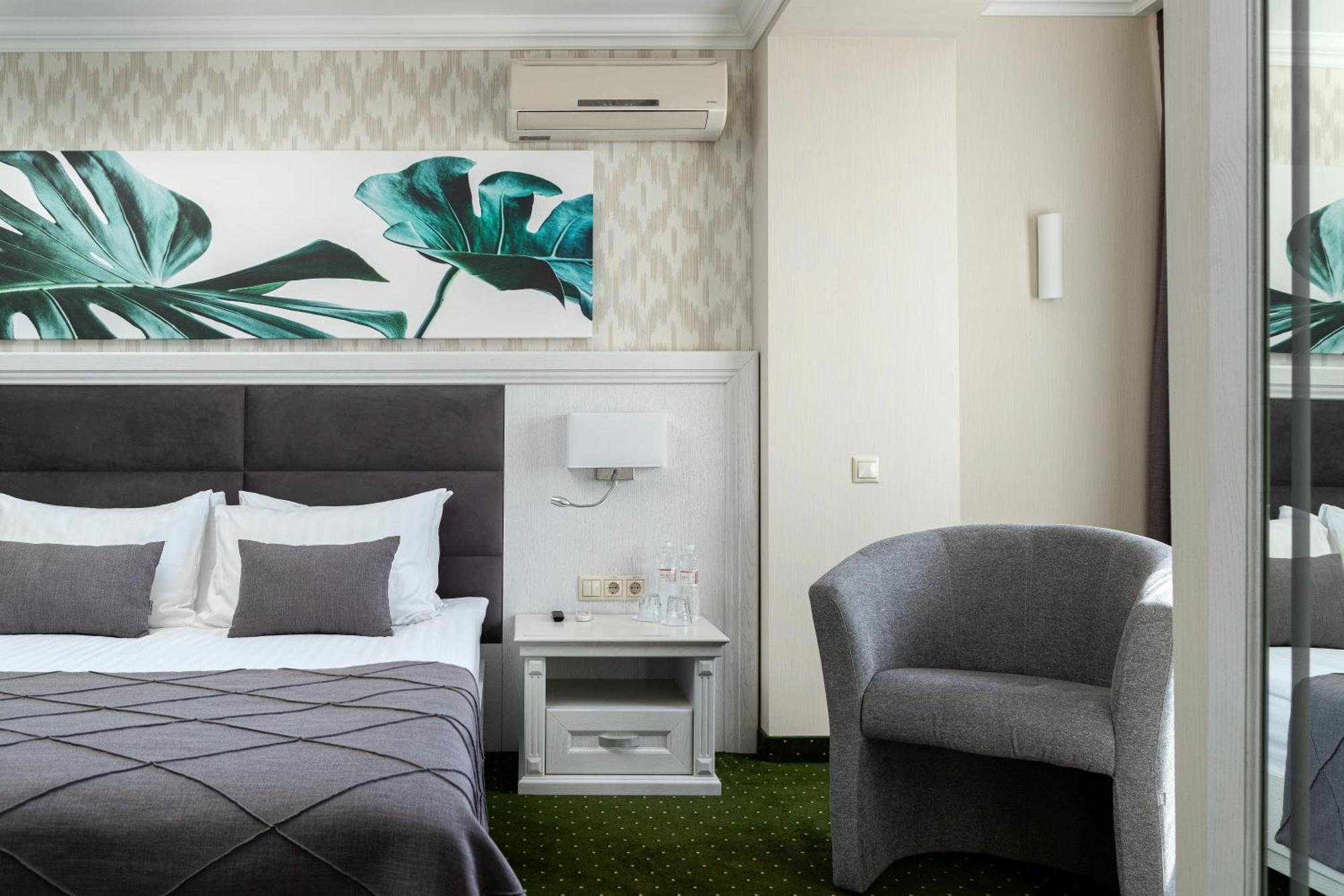 Sonata Hotel & Restaurant "Готель Соната" Lviv Room photo